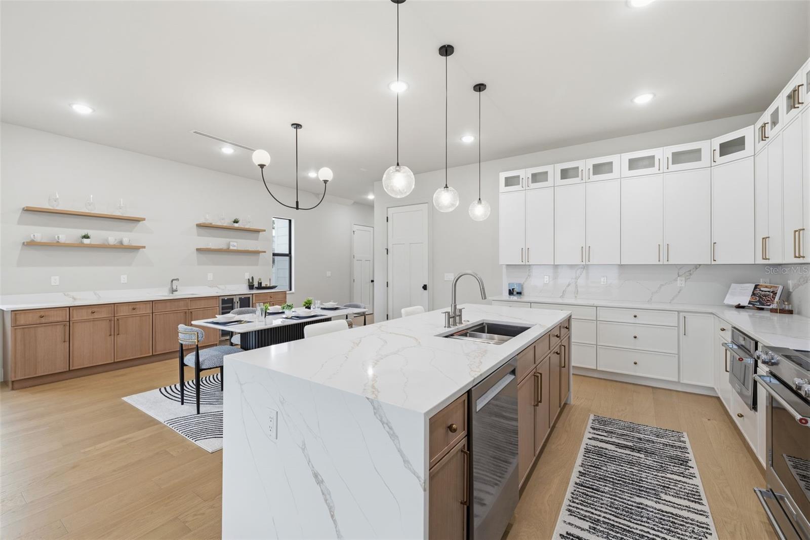 Image 11 of 46 For 2301 Ridgewood Avenue