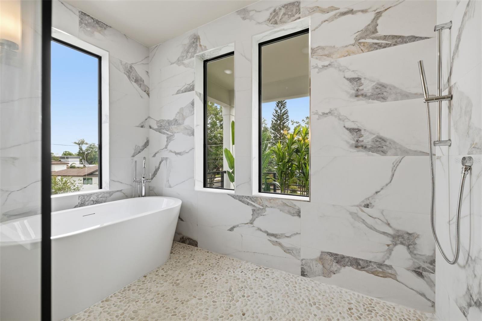 Image 20 of 46 For 2301 Ridgewood Avenue