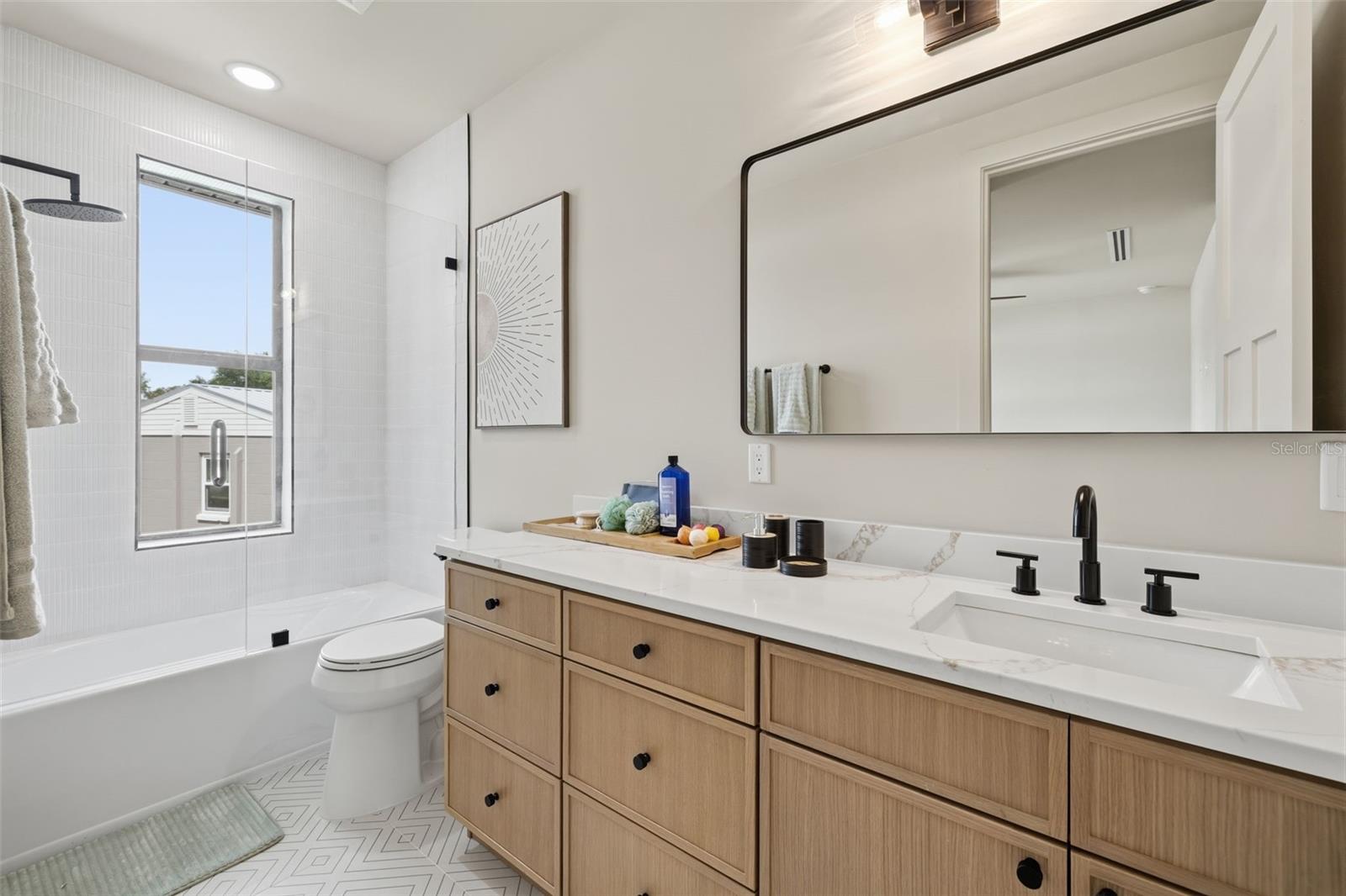 Image 25 of 46 For 2301 Ridgewood Avenue