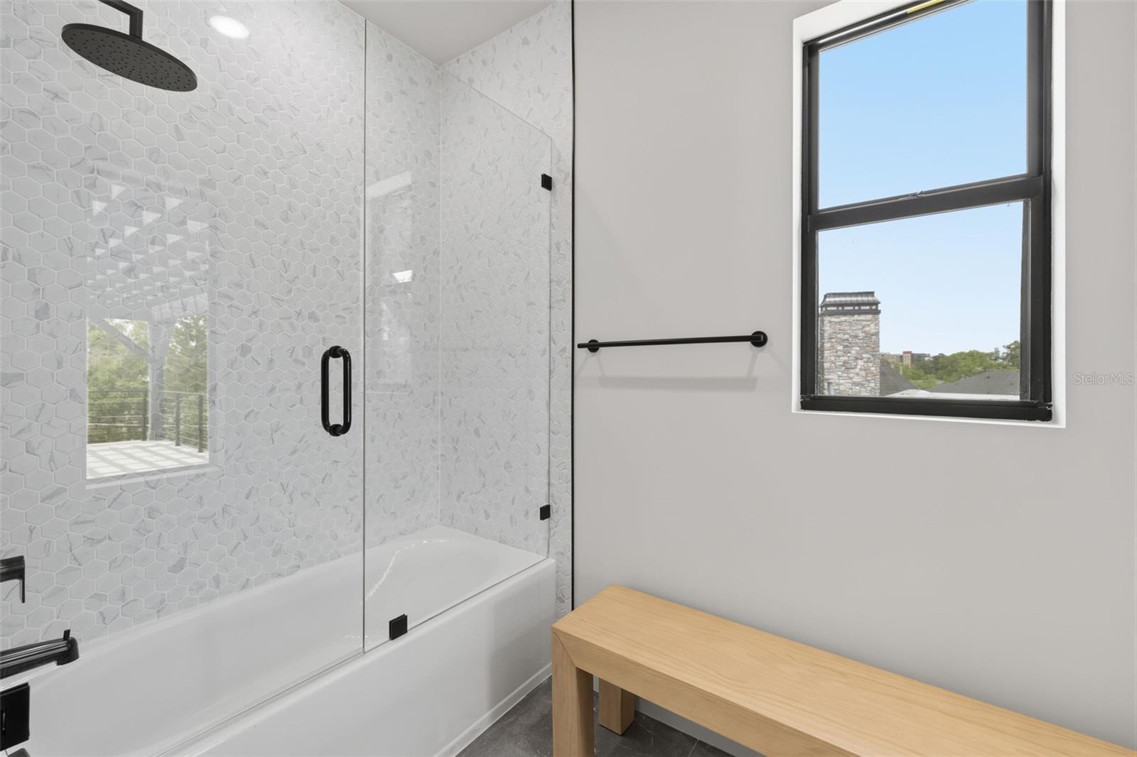 Image 29 of 46 For 2301 Ridgewood Avenue