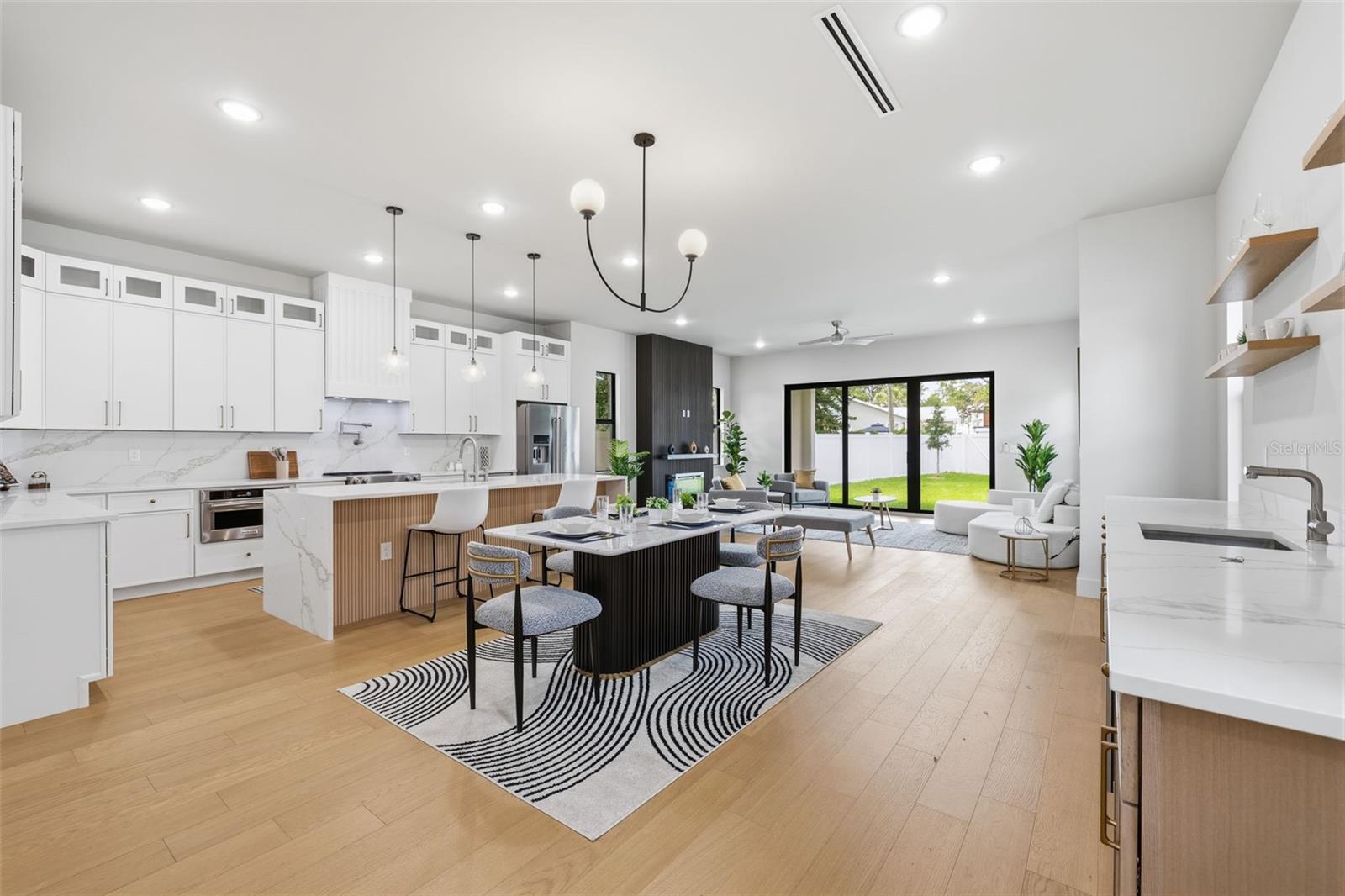 Image 3 of 46 For 2301 Ridgewood Avenue