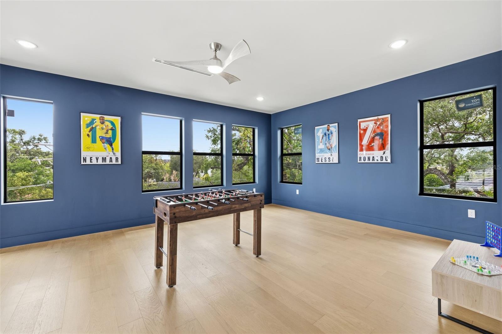 Image 33 of 46 For 2301 Ridgewood Avenue