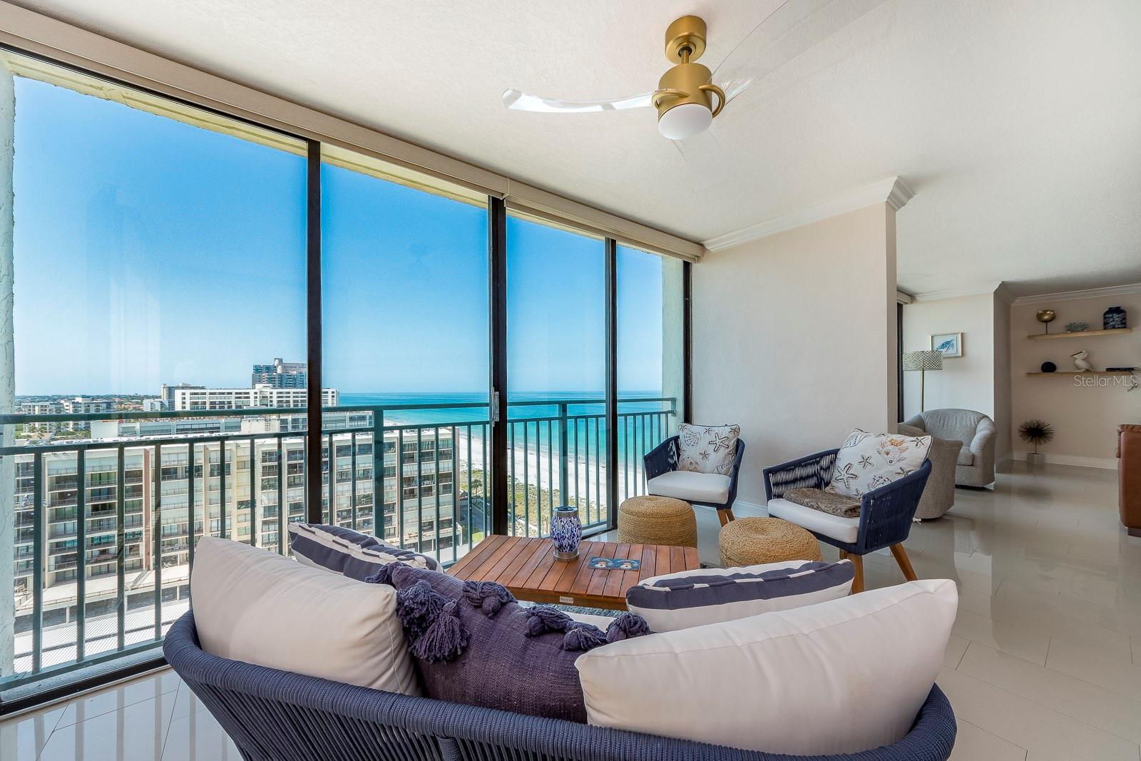 Listing photo id 17 for 1390 Gulf Boulevard 1203