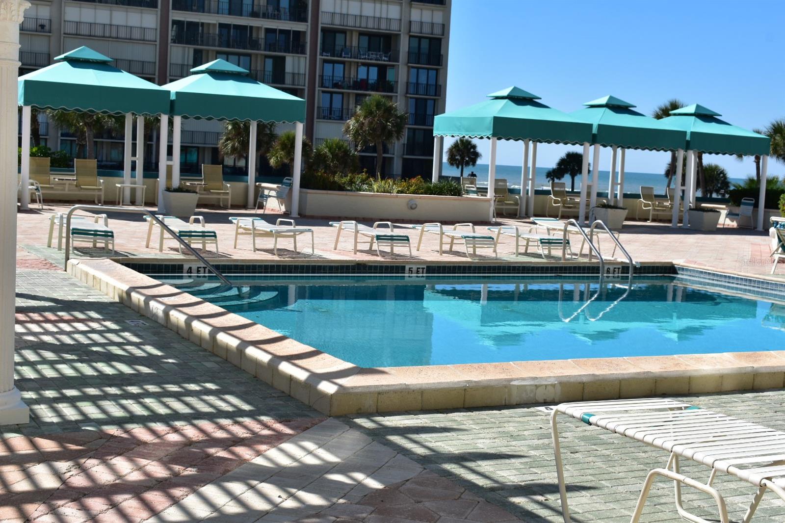 Listing photo id 22 for 1390 Gulf Boulevard 1203