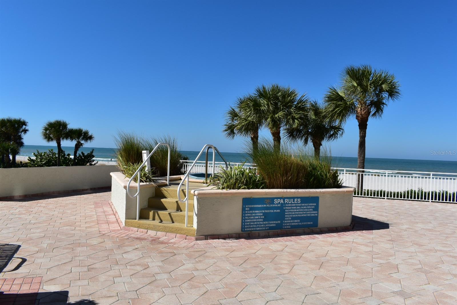 Listing photo id 24 for 1390 Gulf Boulevard 1203