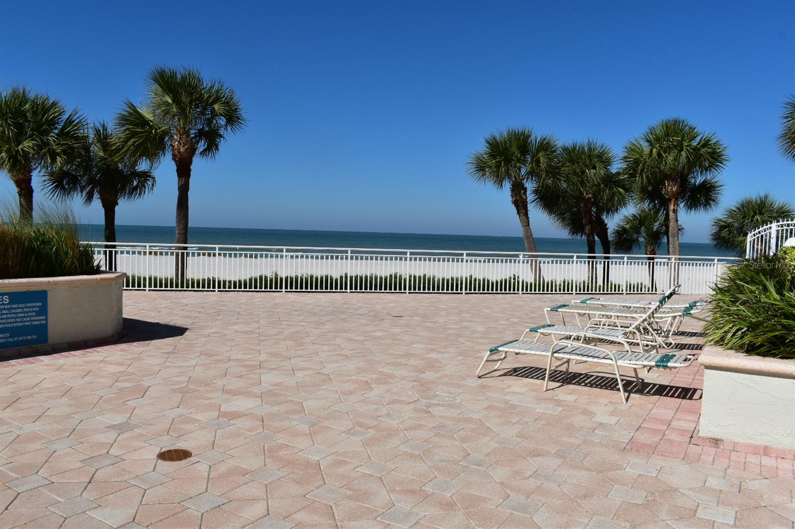 Listing photo id 38 for 1390 Gulf Boulevard 1203
