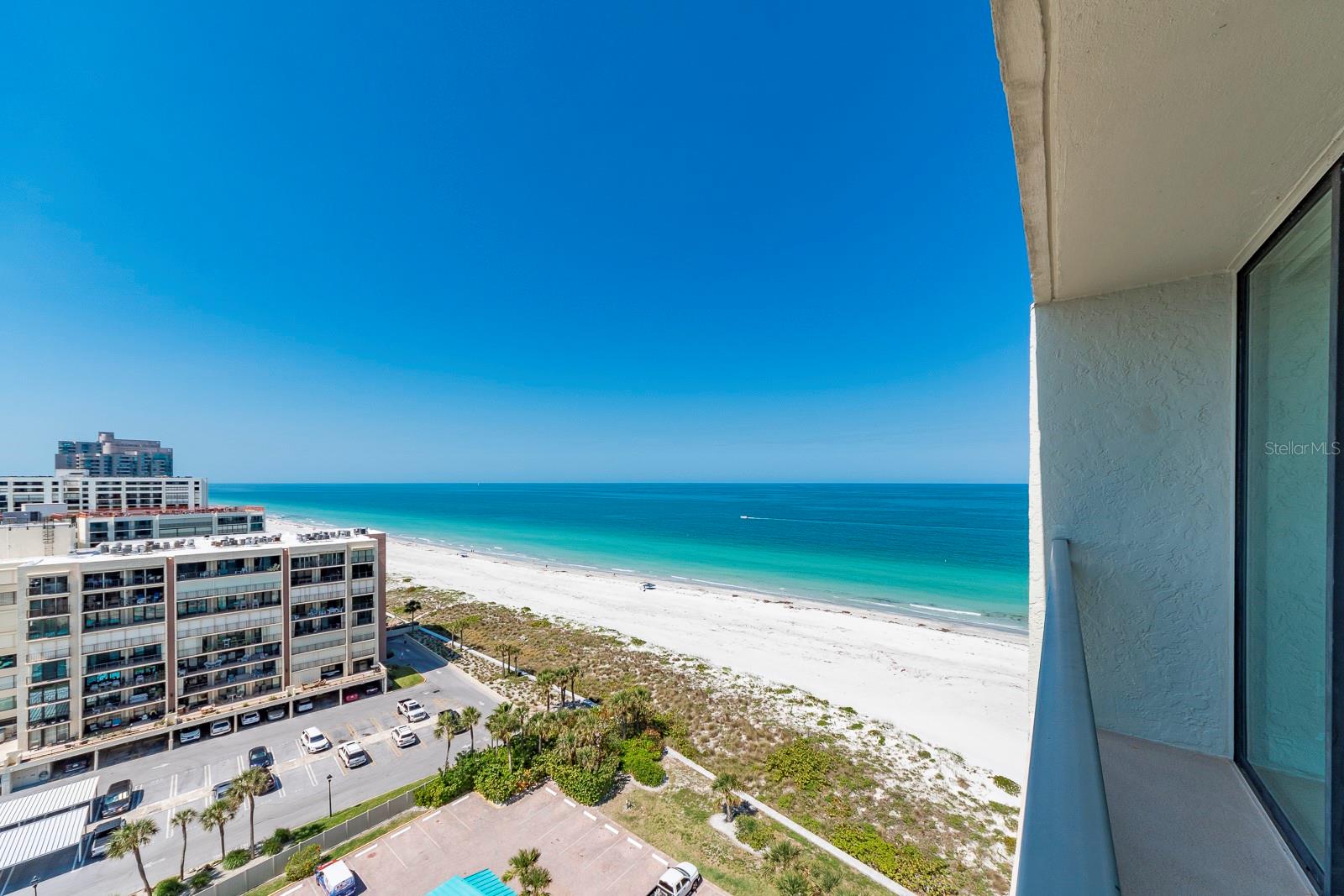 Listing photo id 3 for 1390 Gulf Boulevard 1203