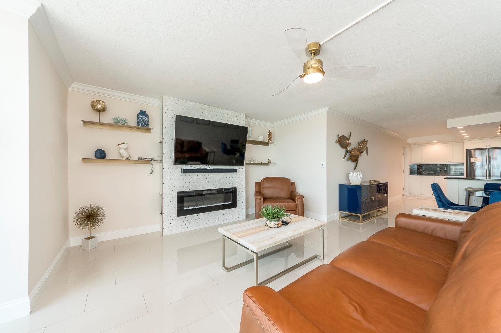 Listing photo id 5 for 1390 Gulf Boulevard 1203