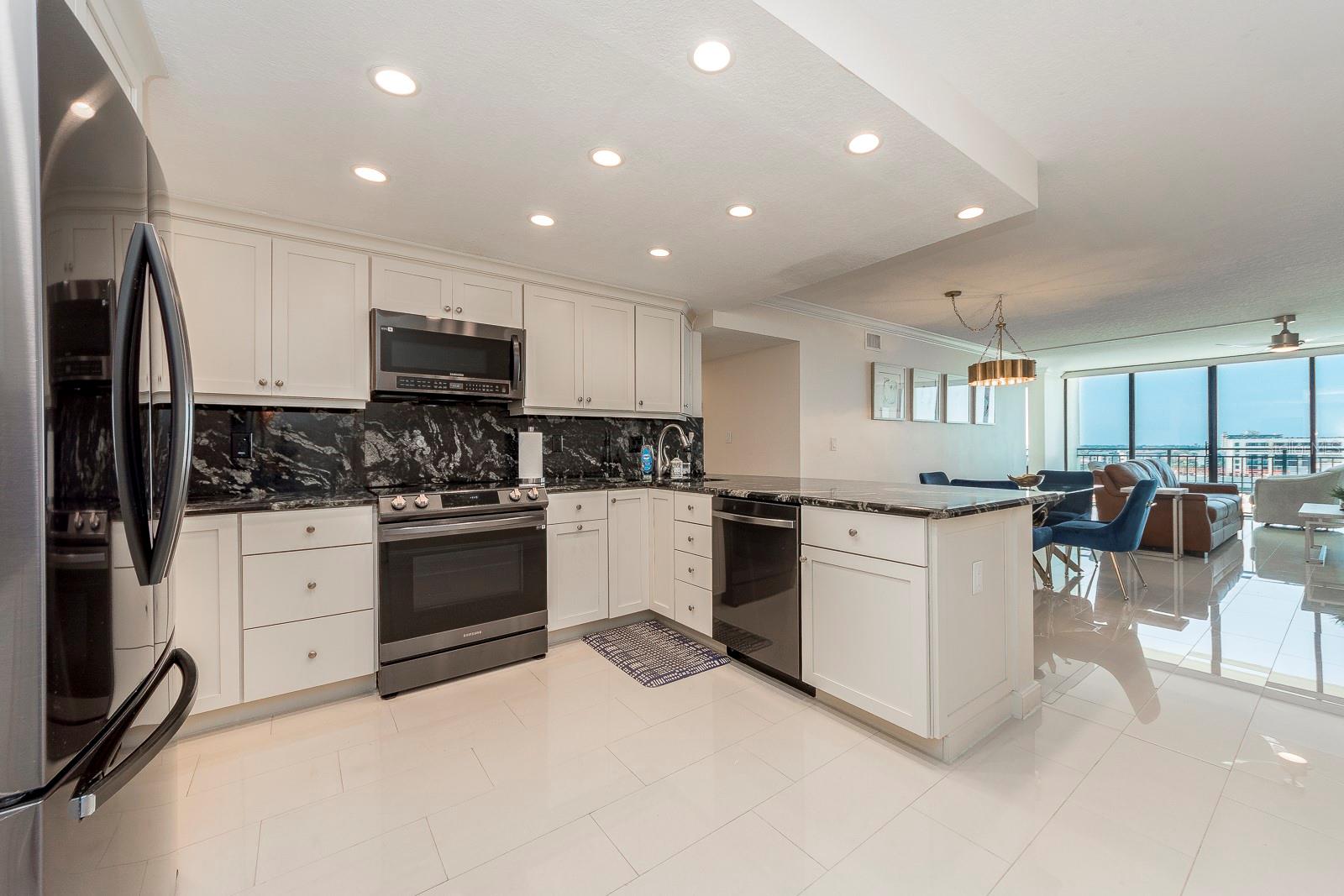 Listing photo id 6 for 1390 Gulf Boulevard 1203