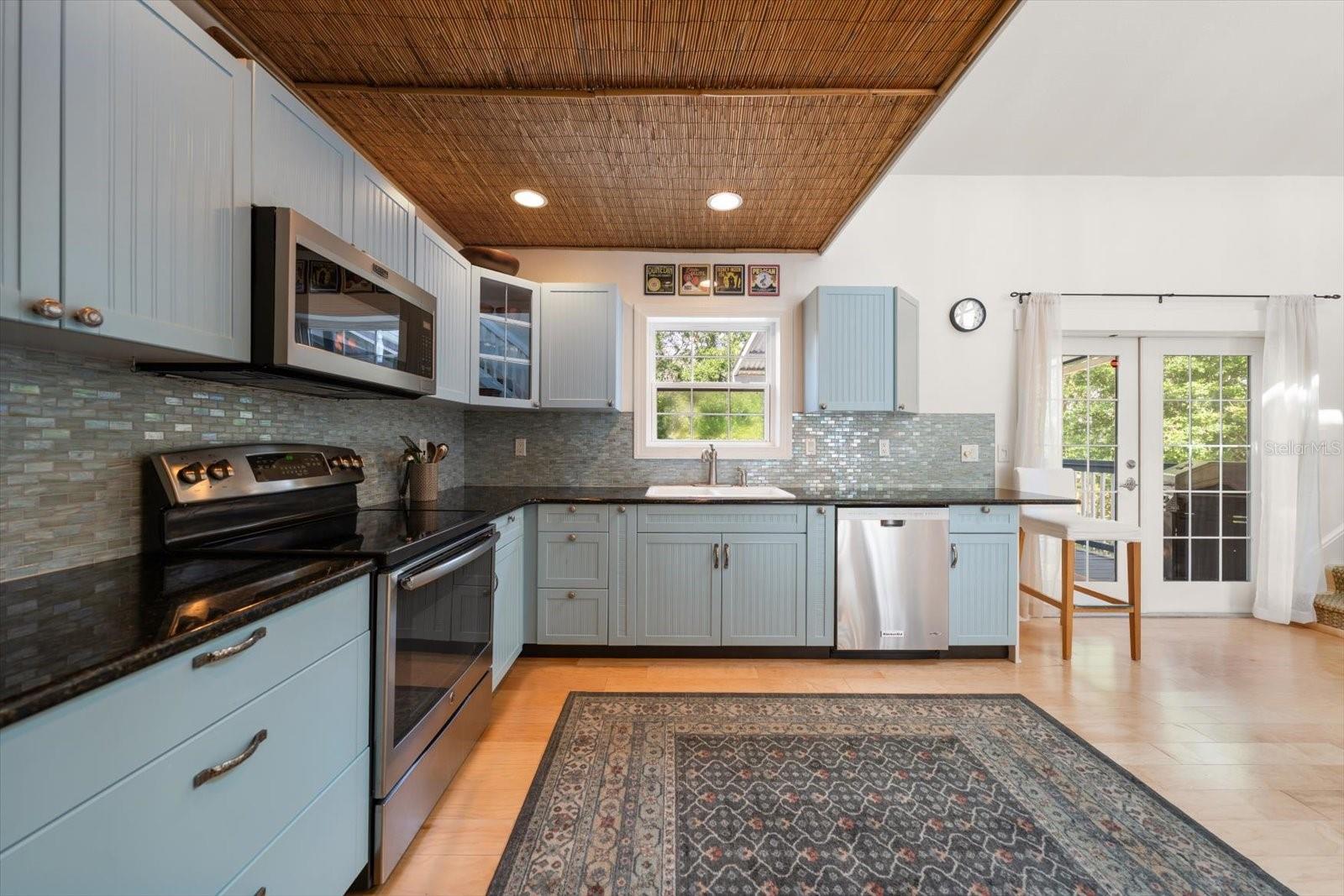 Listing photo id 11 for 236 Shore Drive