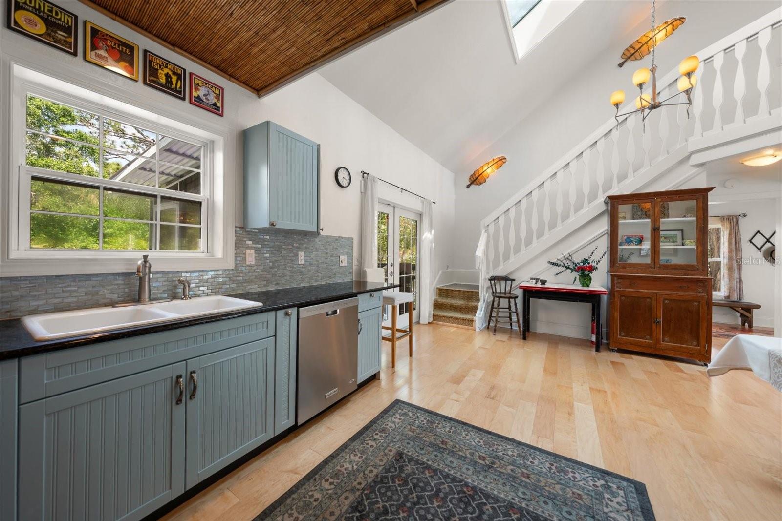 Listing photo id 12 for 236 Shore Drive