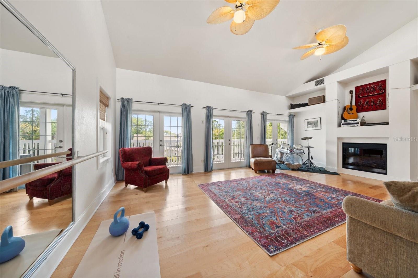 Listing photo id 15 for 236 Shore Drive