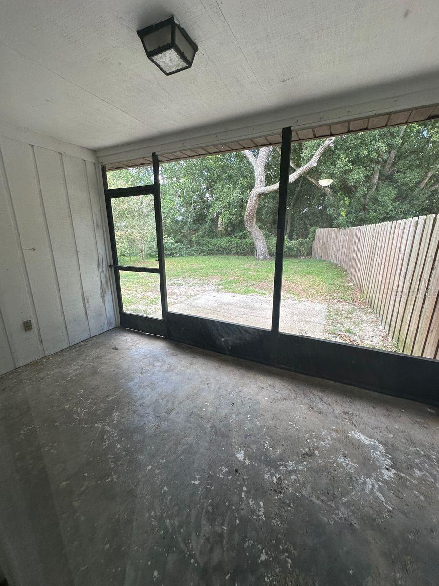 Image 15 of 18 For 8085 Omaha Circle