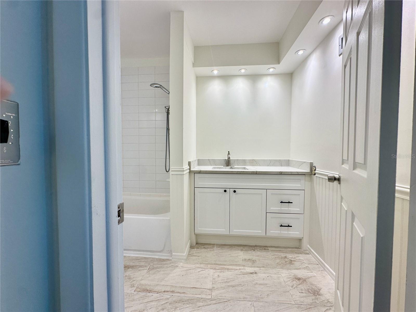Image 24 of 65 For 10280 Imperial Point Drive W 21