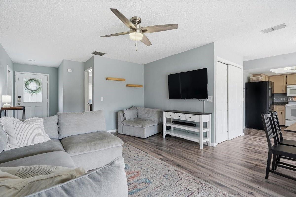 Image 12 of 42 For 8913 Wood Lake Court