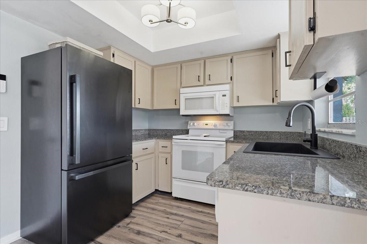 Image 14 of 42 For 8913 Wood Lake Court