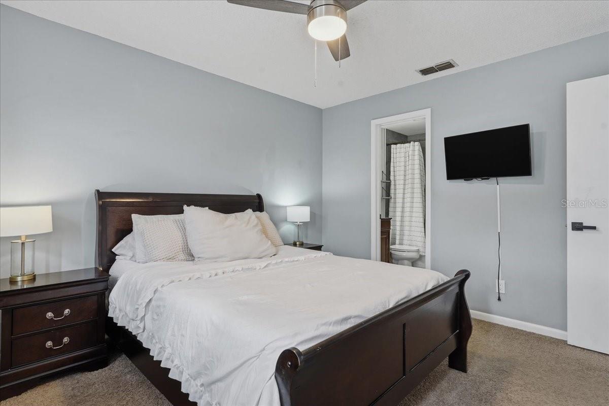 Image 18 of 42 For 8913 Wood Lake Court