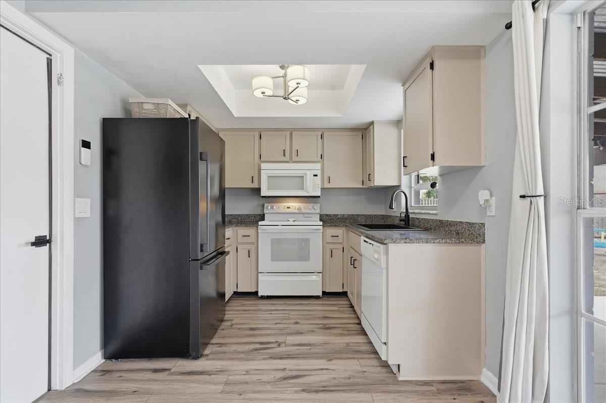 Image 4 of 42 For 8913 Wood Lake Court