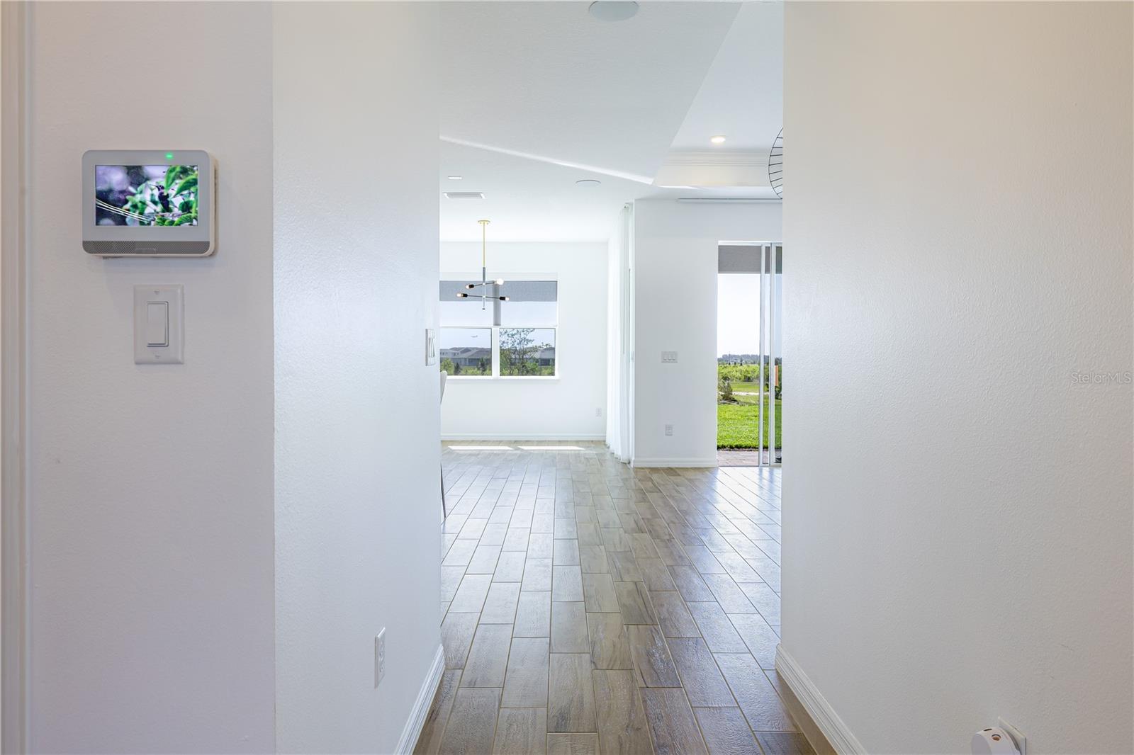 Listing photo id 11 for 6952 Rosy Sky Avenue