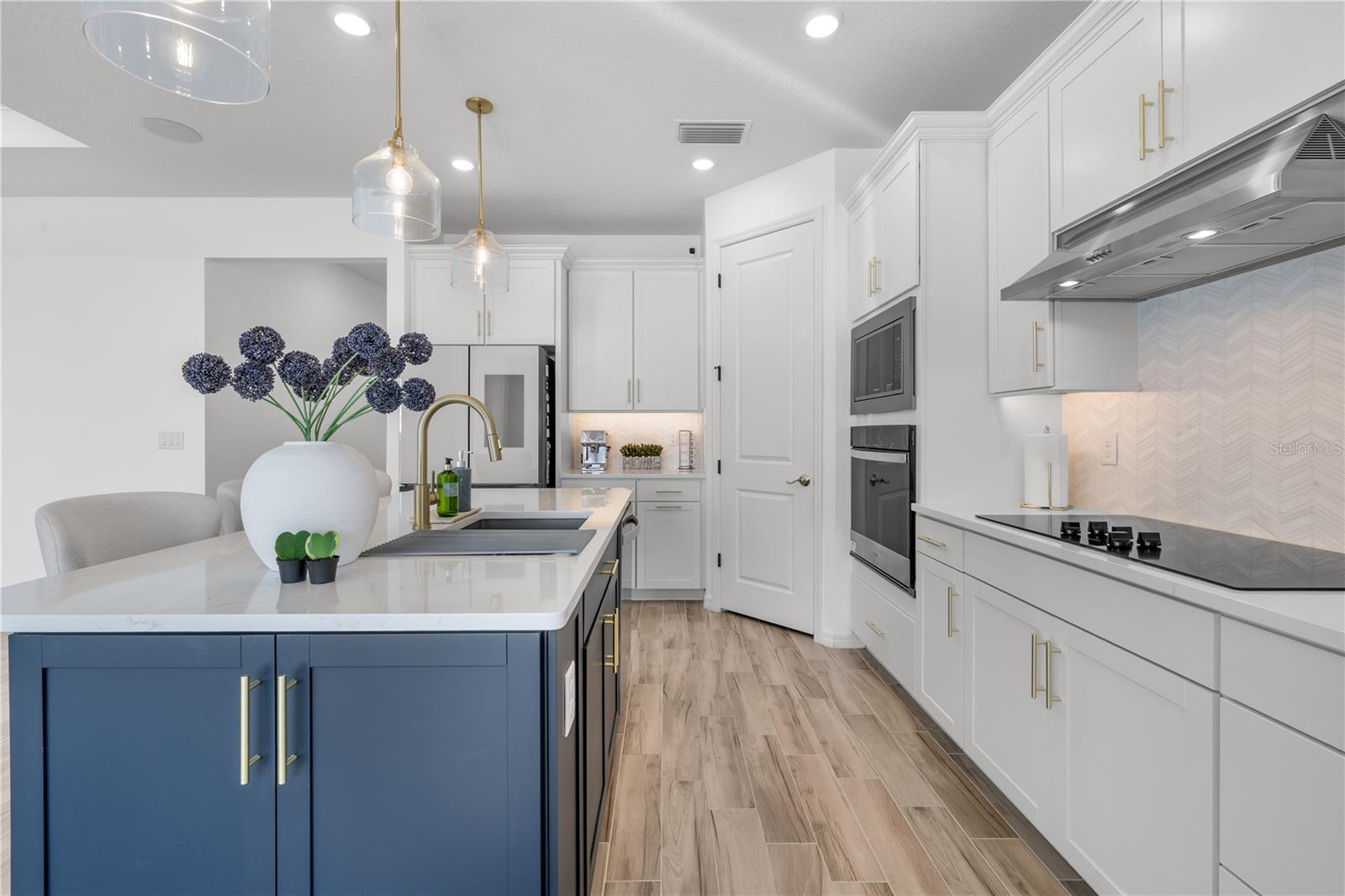 Listing photo id 14 for 6952 Rosy Sky Avenue