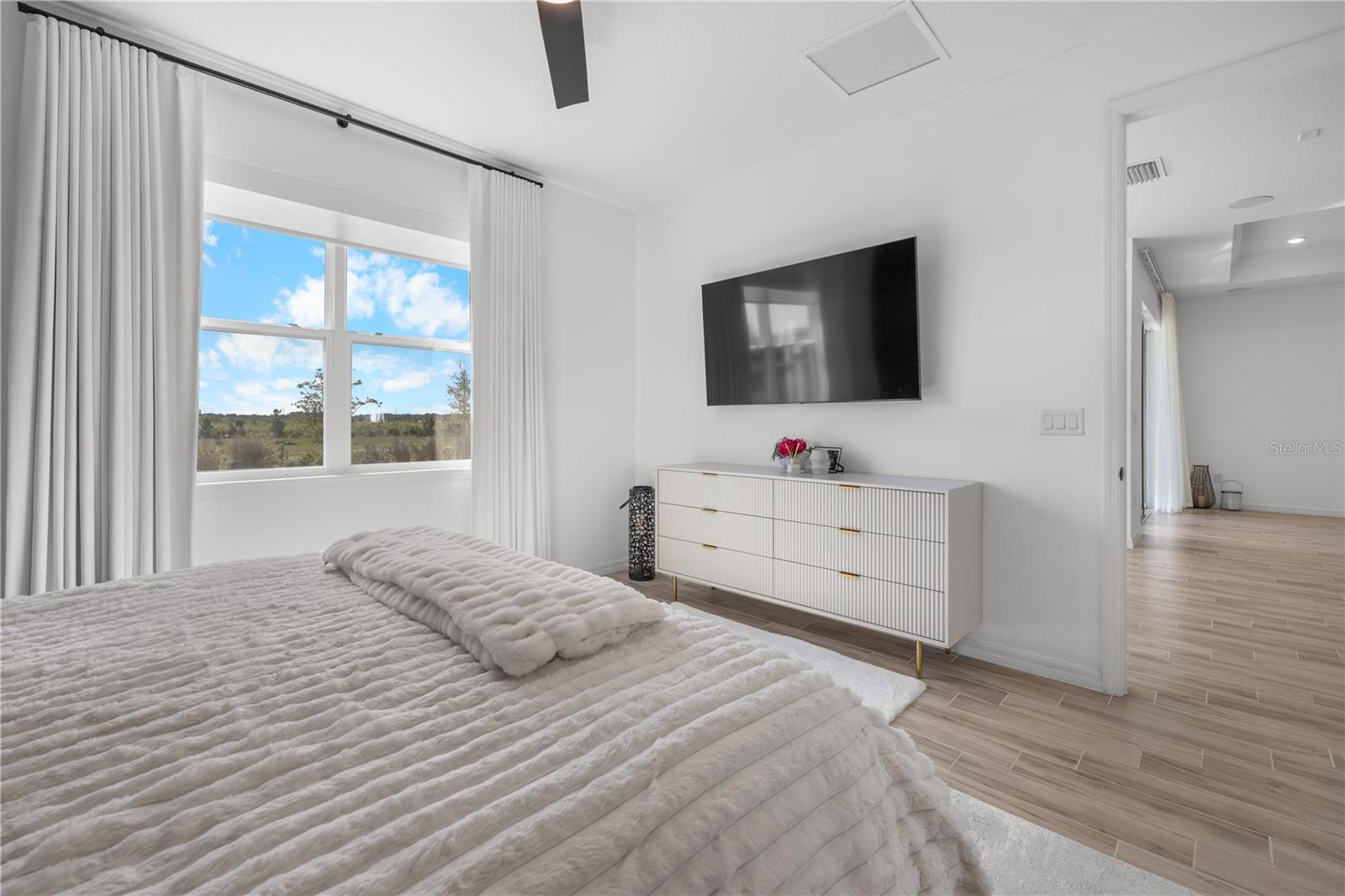 Listing photo id 23 for 6952 Rosy Sky Avenue