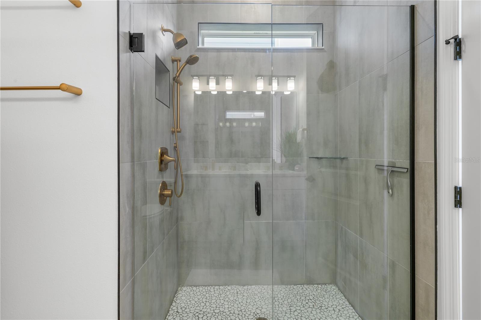Listing photo id 25 for 6952 Rosy Sky Avenue