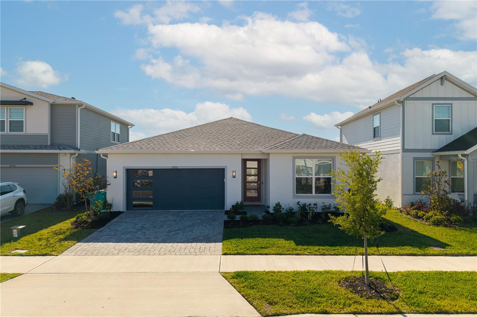 Listing photo id 1 for 6952 Rosy Sky Avenue