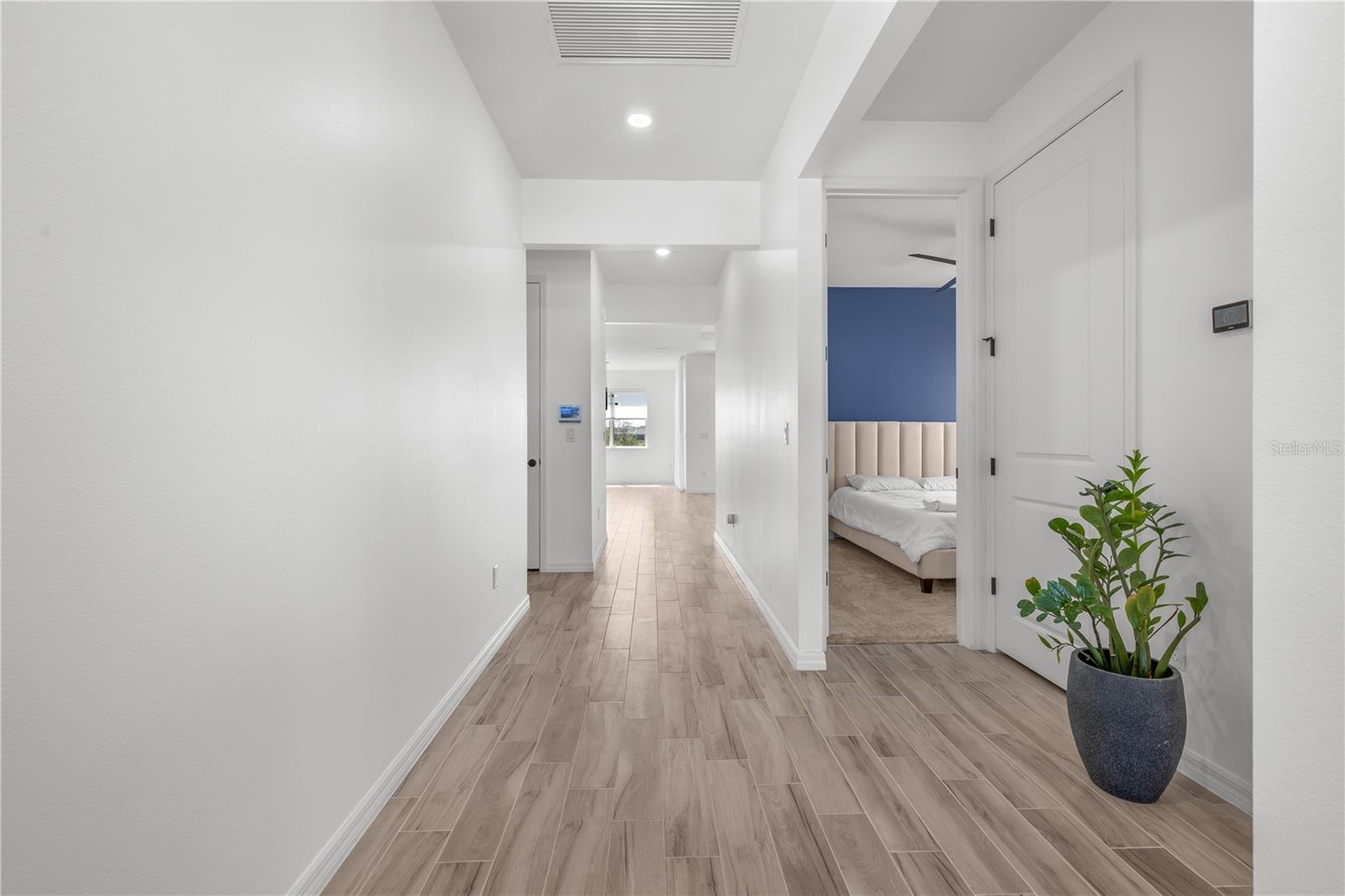 Listing photo id 2 for 6952 Rosy Sky Avenue