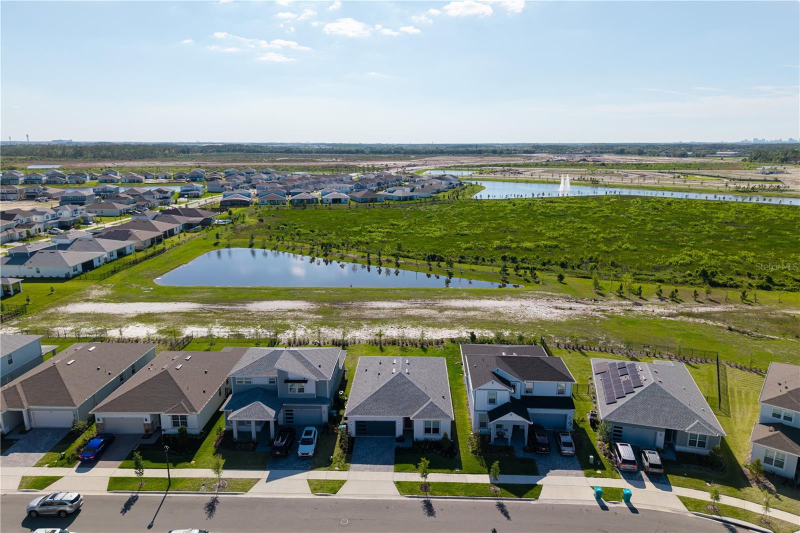 Listing photo id 52 for 6952 Rosy Sky Avenue
