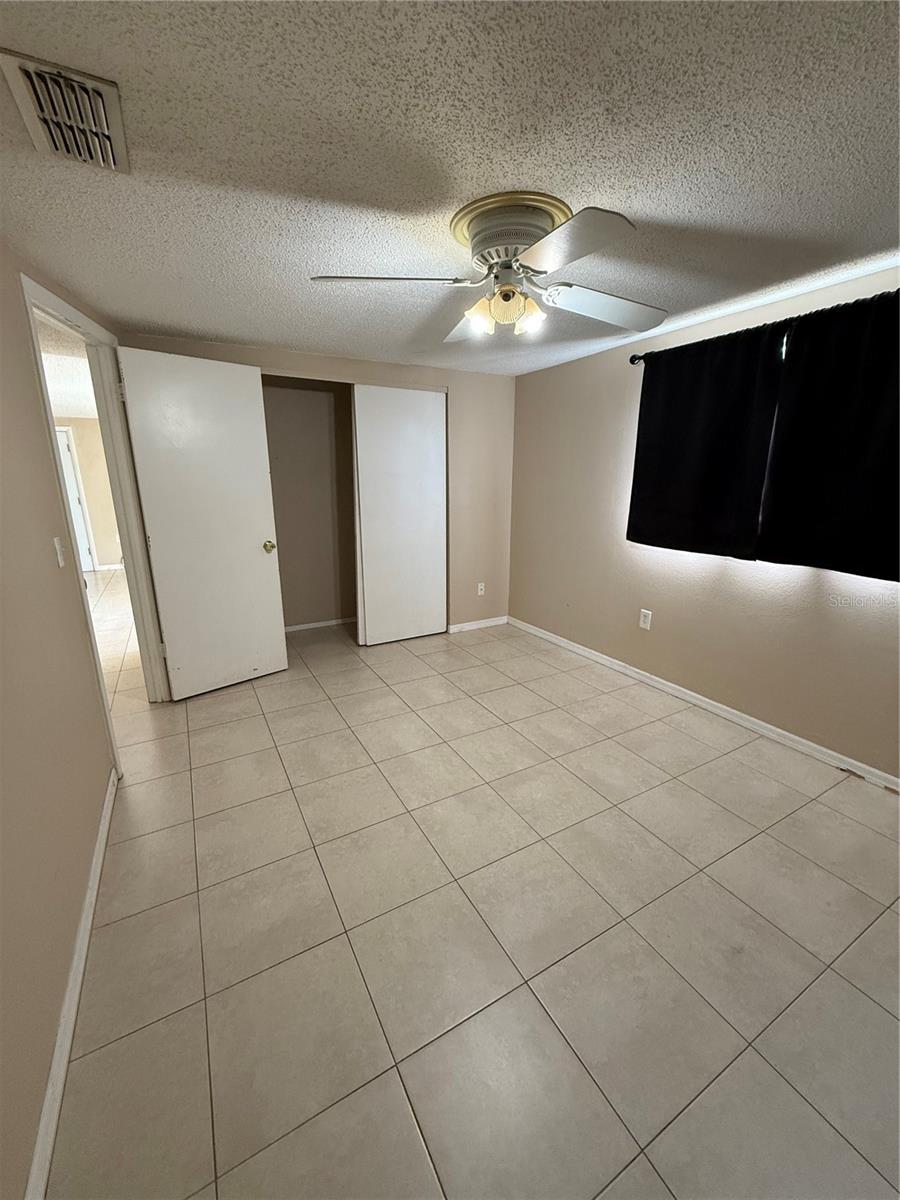 Image 6 of 11 For 6656 Knightsbridge Drive