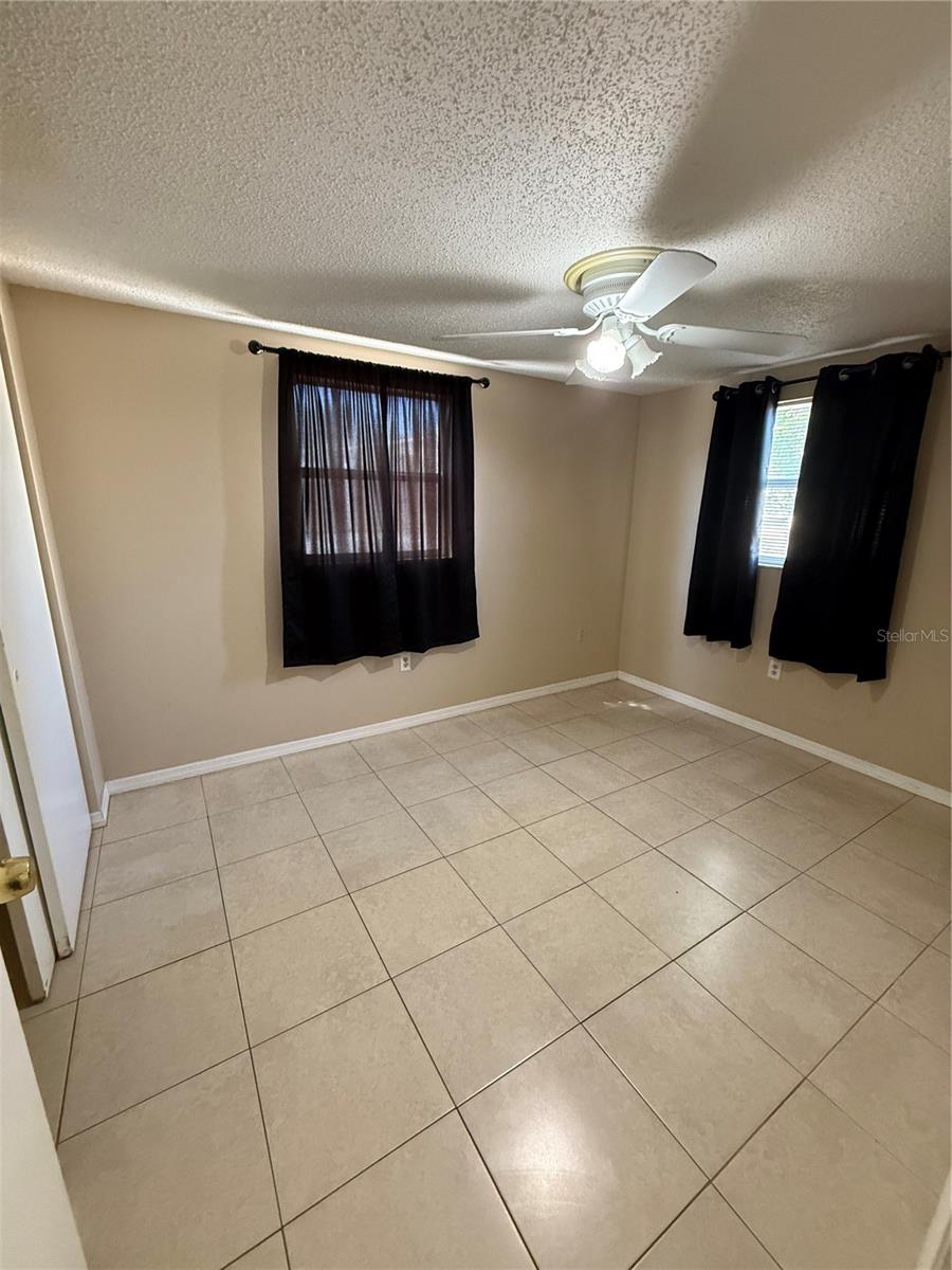Image 7 of 11 For 6656 Knightsbridge Drive