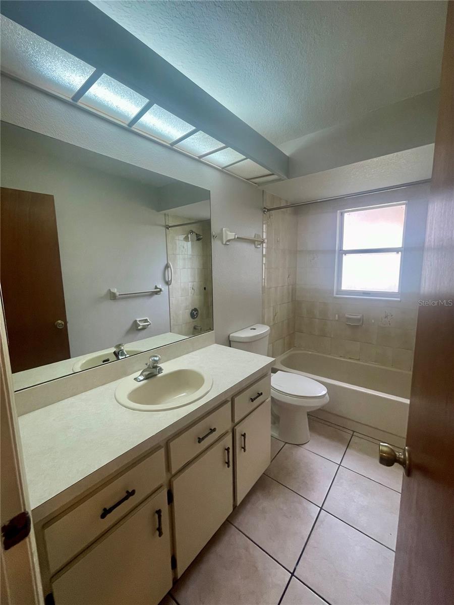 Image 11 of 18 For 10337 Usher Street