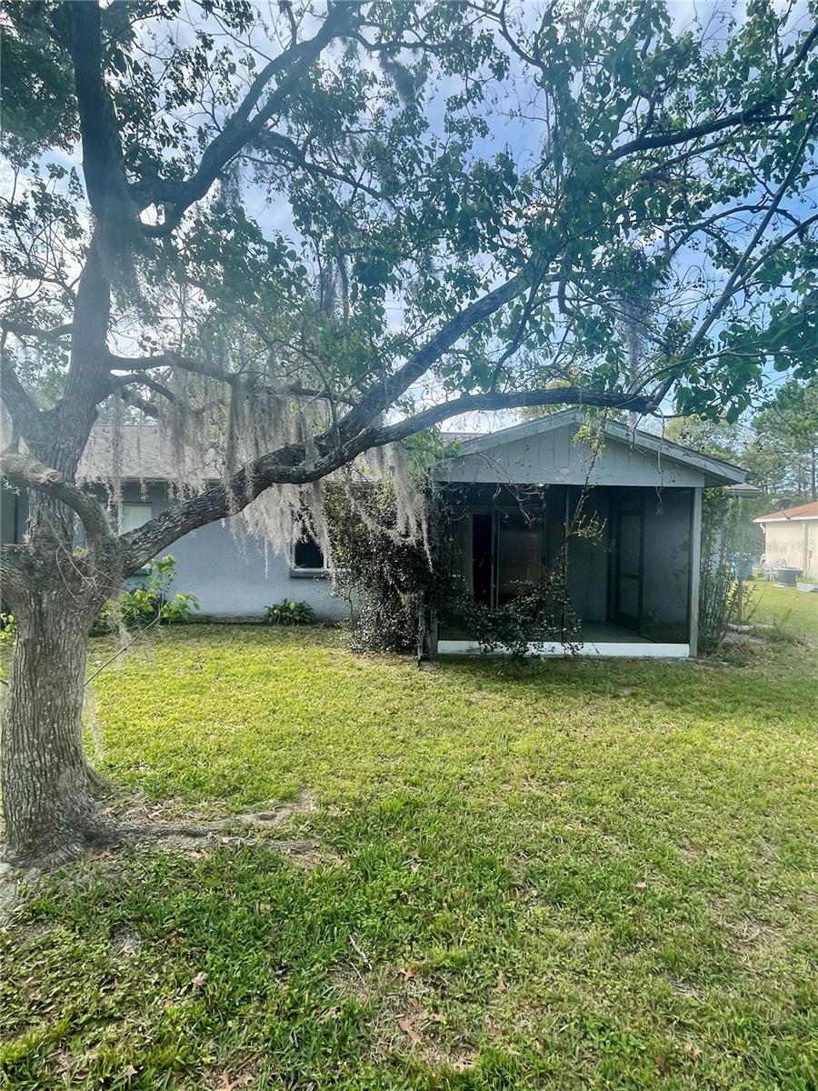 Image 17 of 18 For 10337 Usher Street