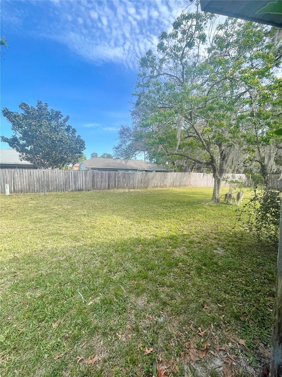 Image 18 of 18 For 10337 Usher Street