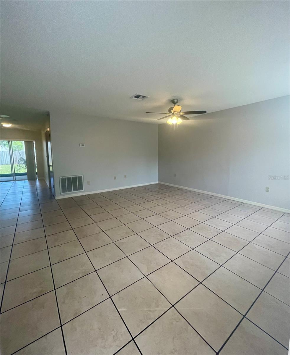 Image 3 of 18 For 10337 Usher Street