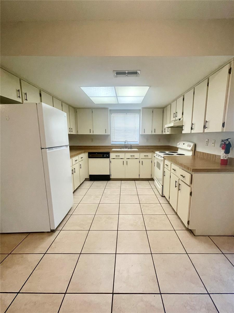 Image 5 of 18 For 10337 Usher Street