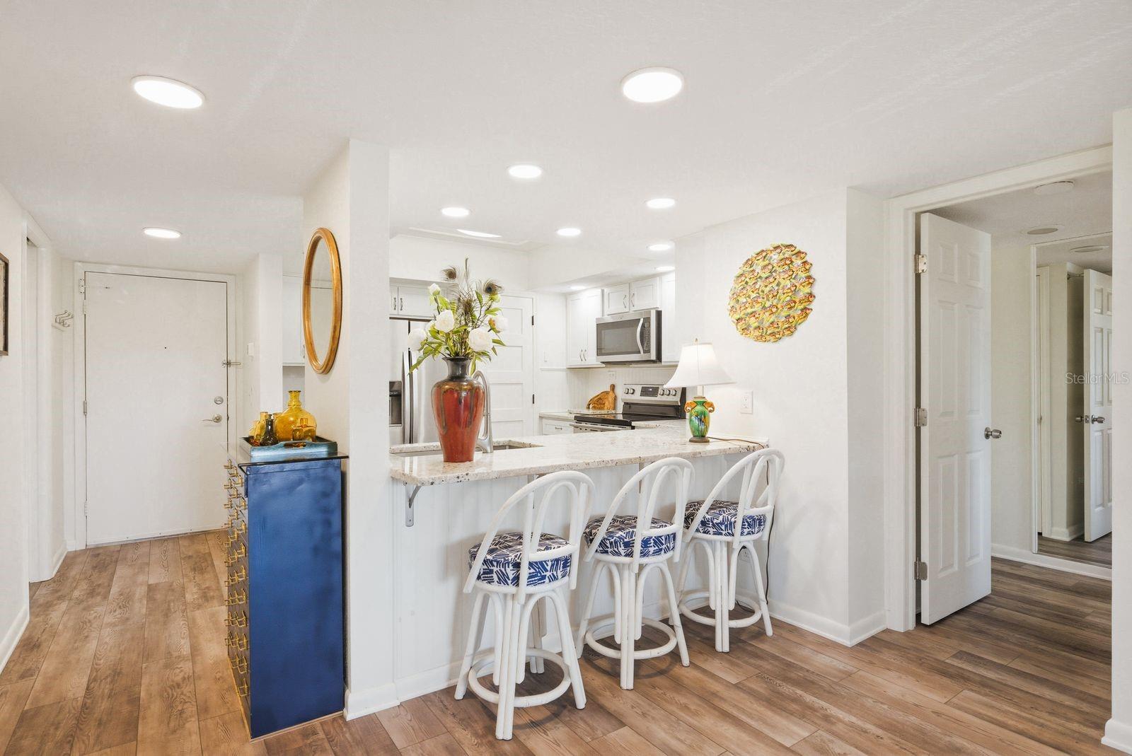 Image 11 of 58 For 302 Mariner Drive 302