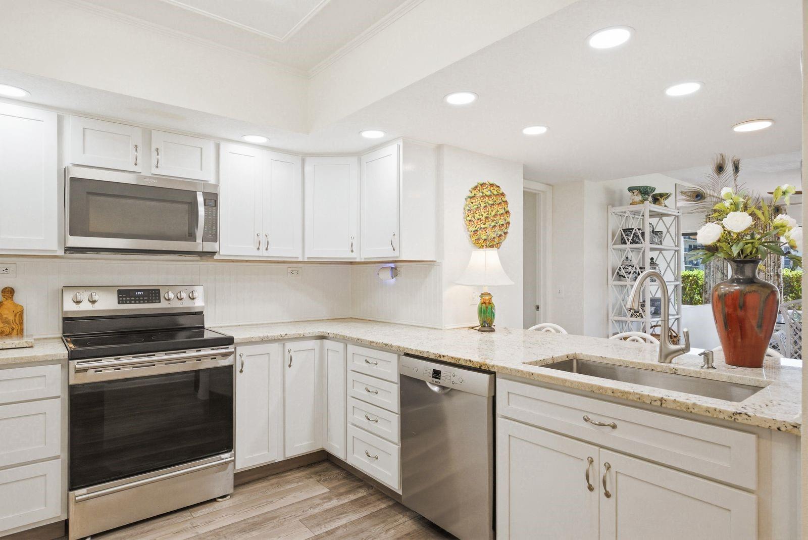 Image 15 of 58 For 302 Mariner Drive 302