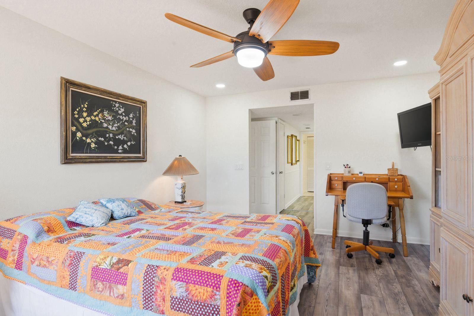 Image 17 of 58 For 302 Mariner Drive 302