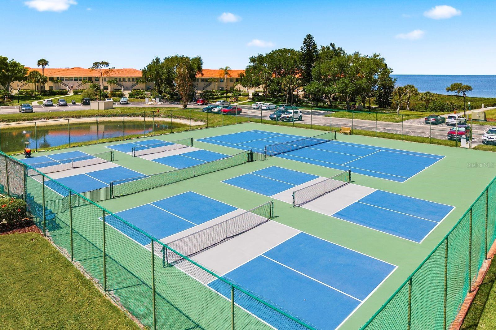 Image 33 of 58 For 302 Mariner Drive 302