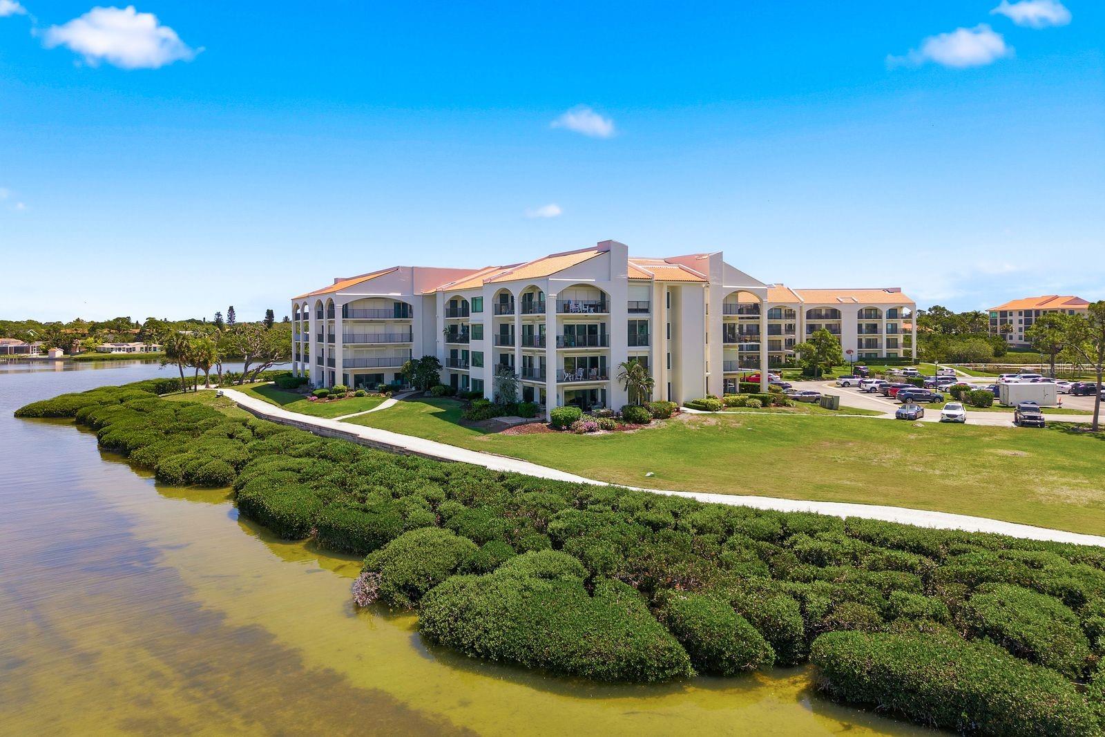 Image 38 of 58 For 302 Mariner Drive 302