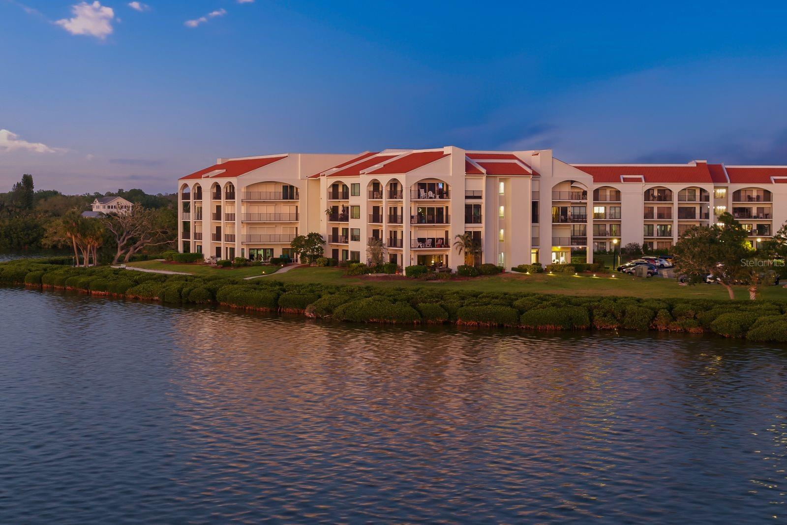 Image 44 of 58 For 302 Mariner Drive 302