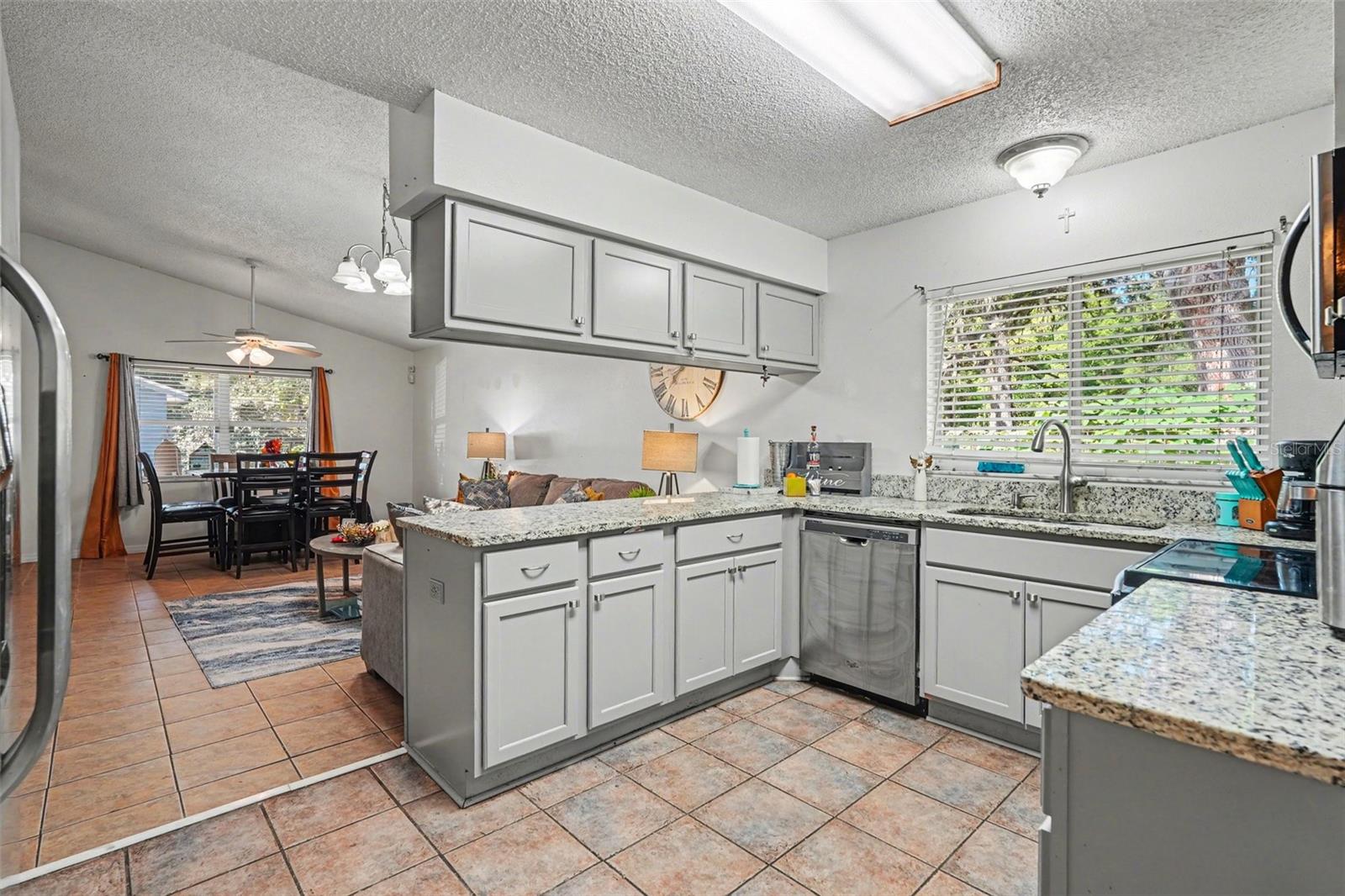 Image 14 of 29 For 4745 Silver Circle