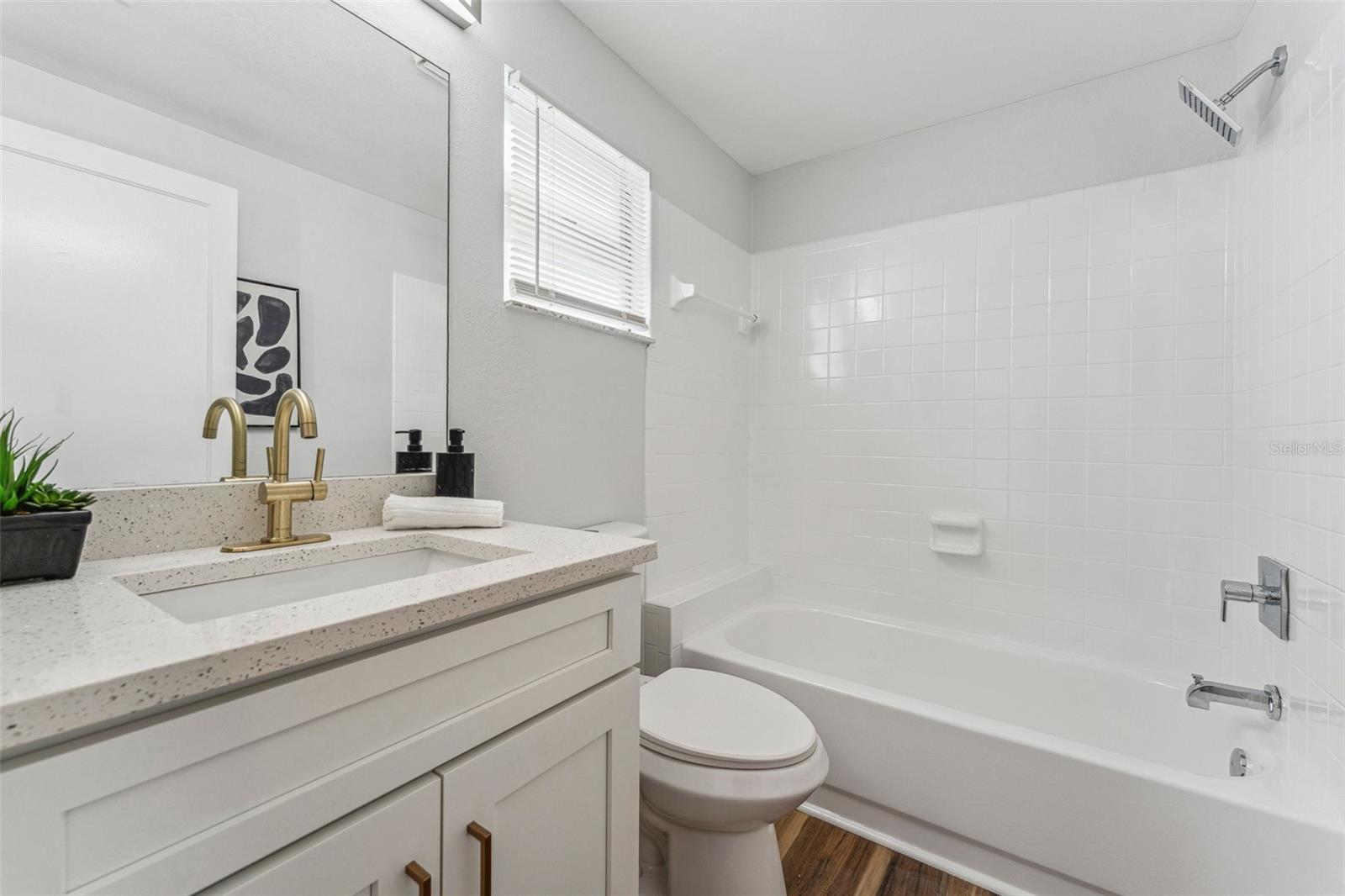 Image 12 of 51 For 307 Newport #1-2 Avenue