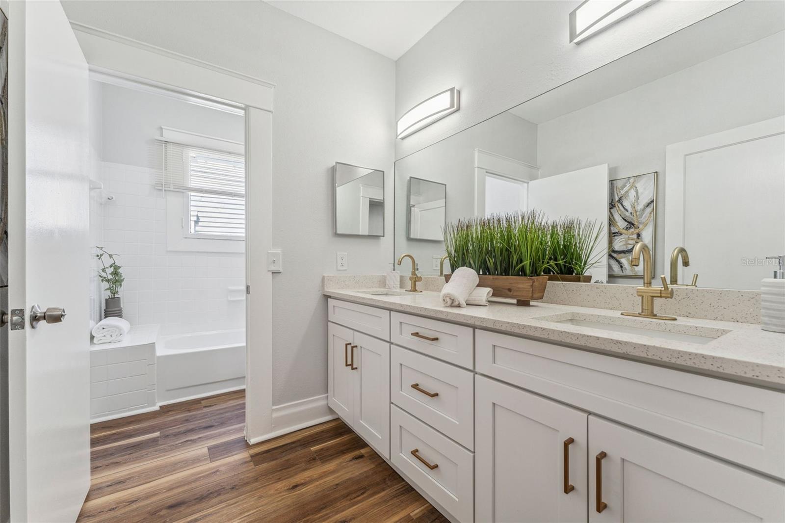 Image 16 of 51 For 307 Newport #1-2 Avenue