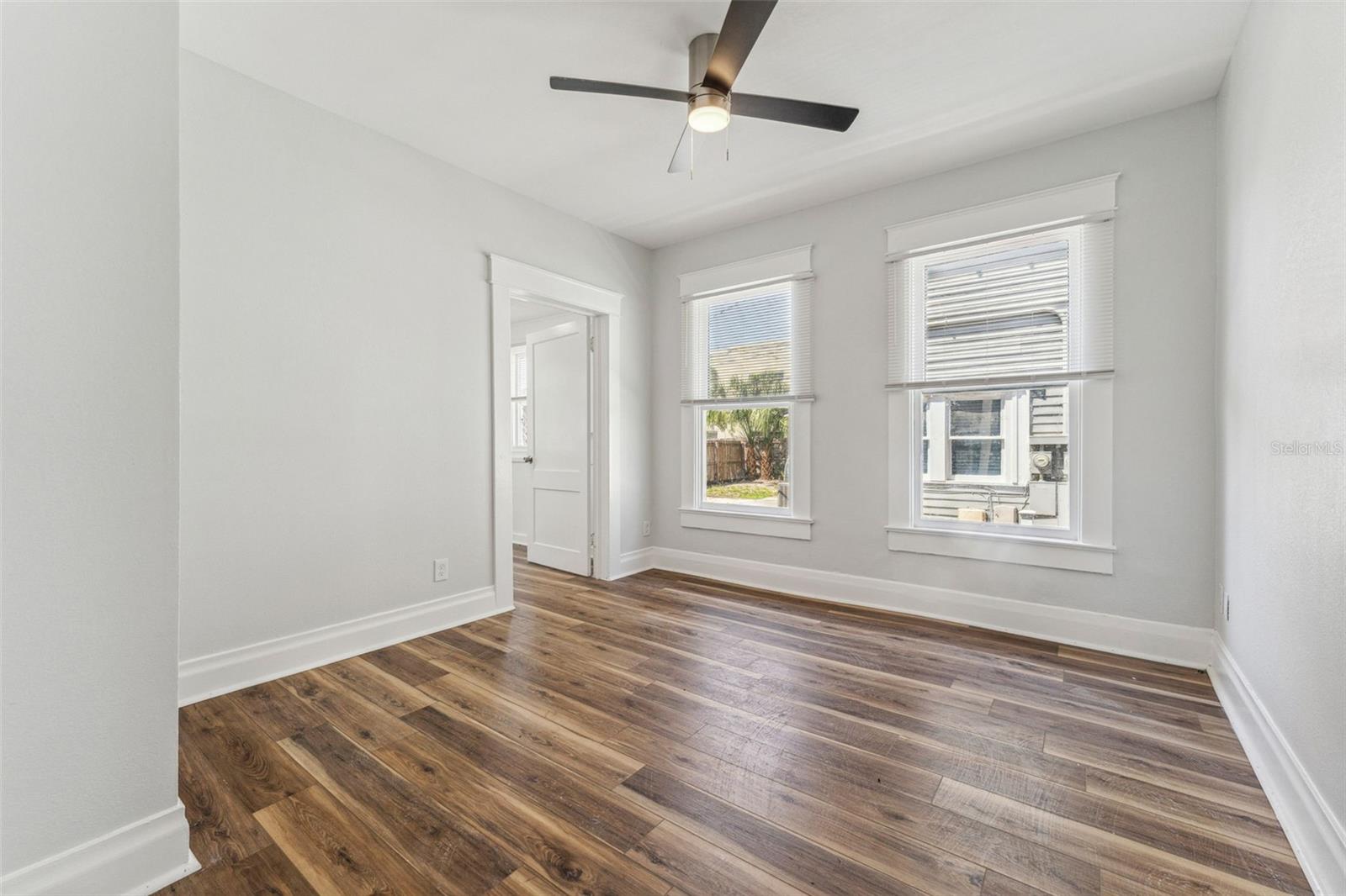 Image 18 of 51 For 307 Newport #1-2 Avenue