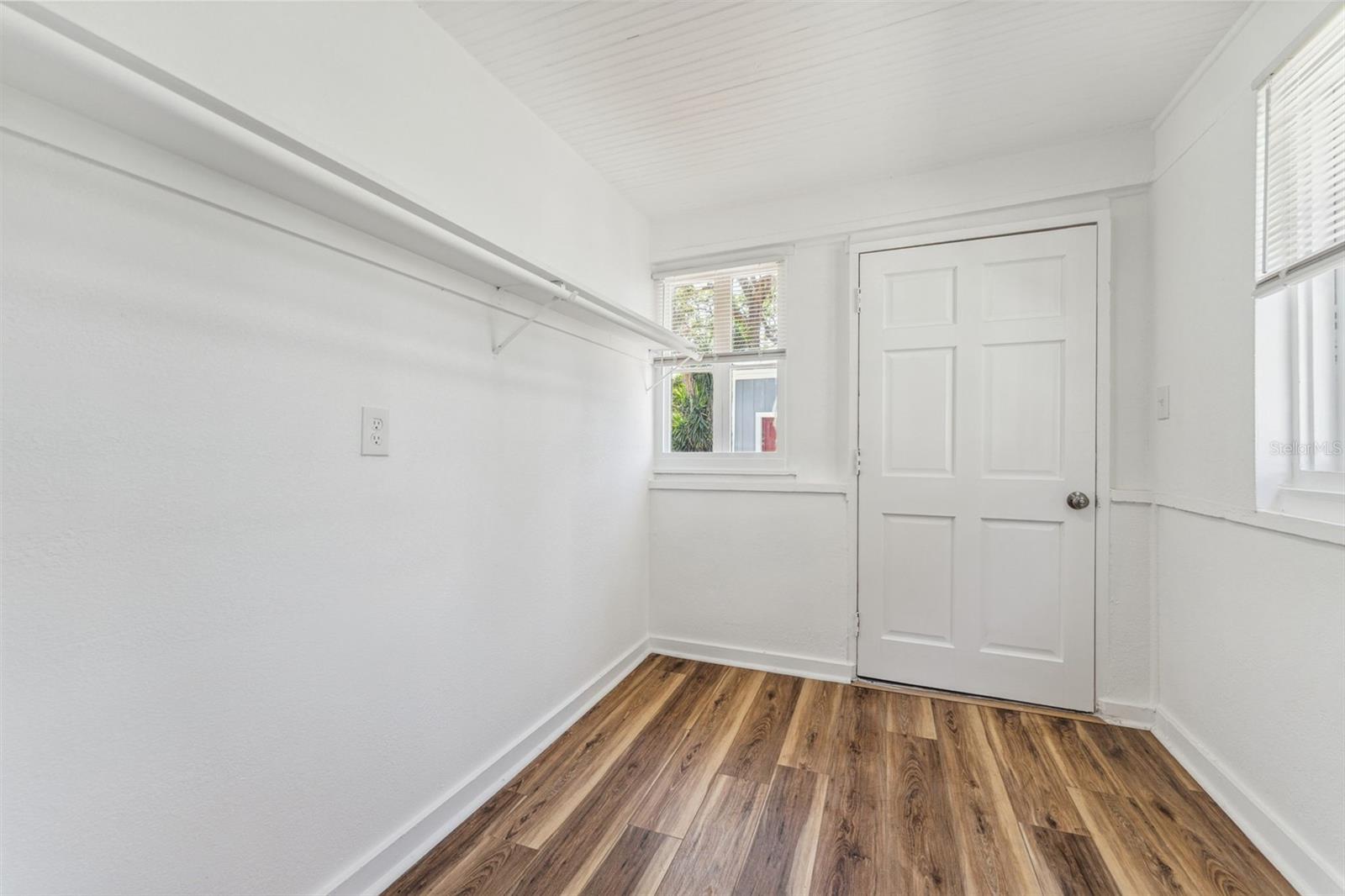 Image 20 of 51 For 307 Newport #1-2 Avenue