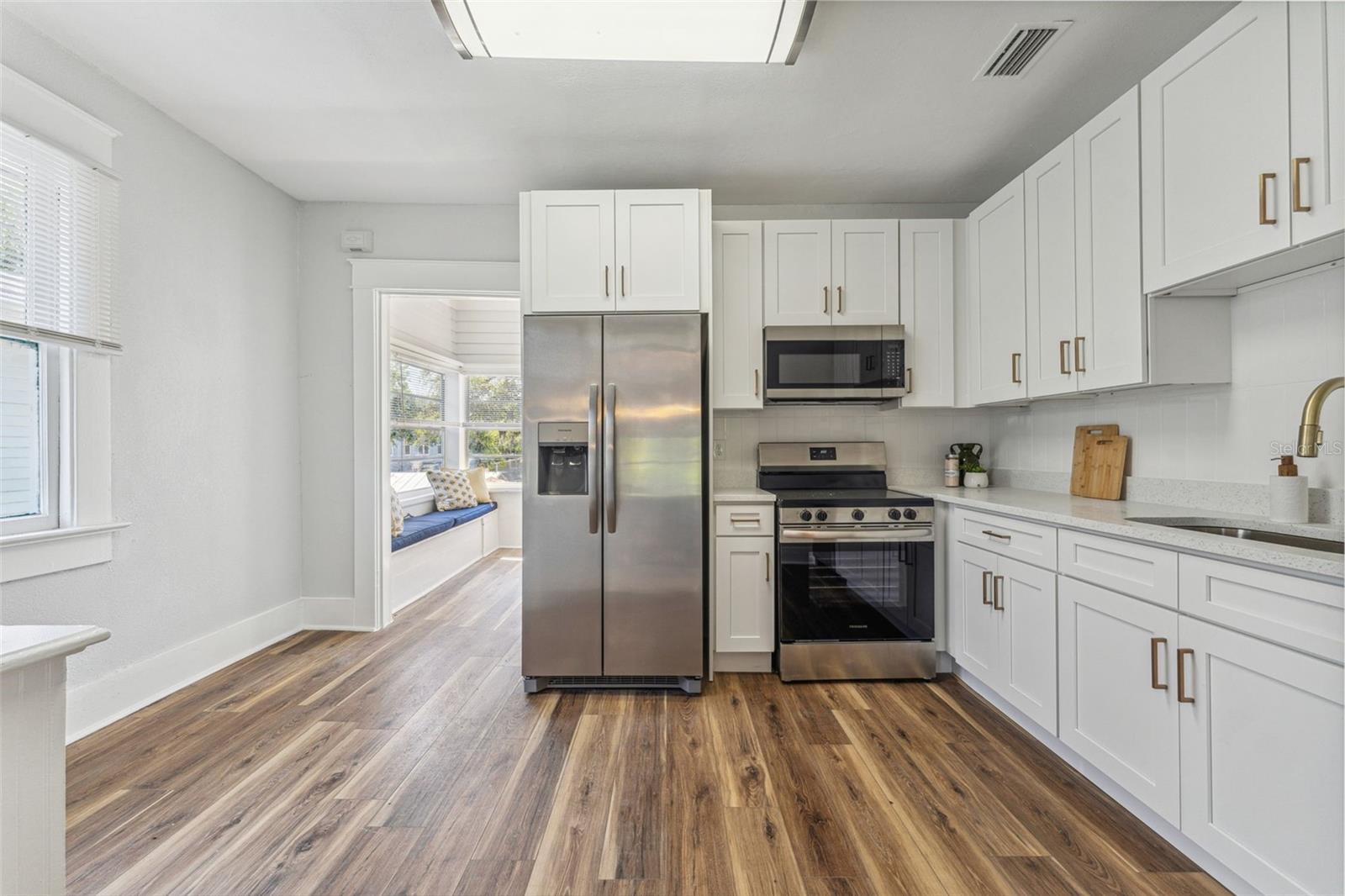 Image 25 of 51 For 307 Newport #1-2 Avenue