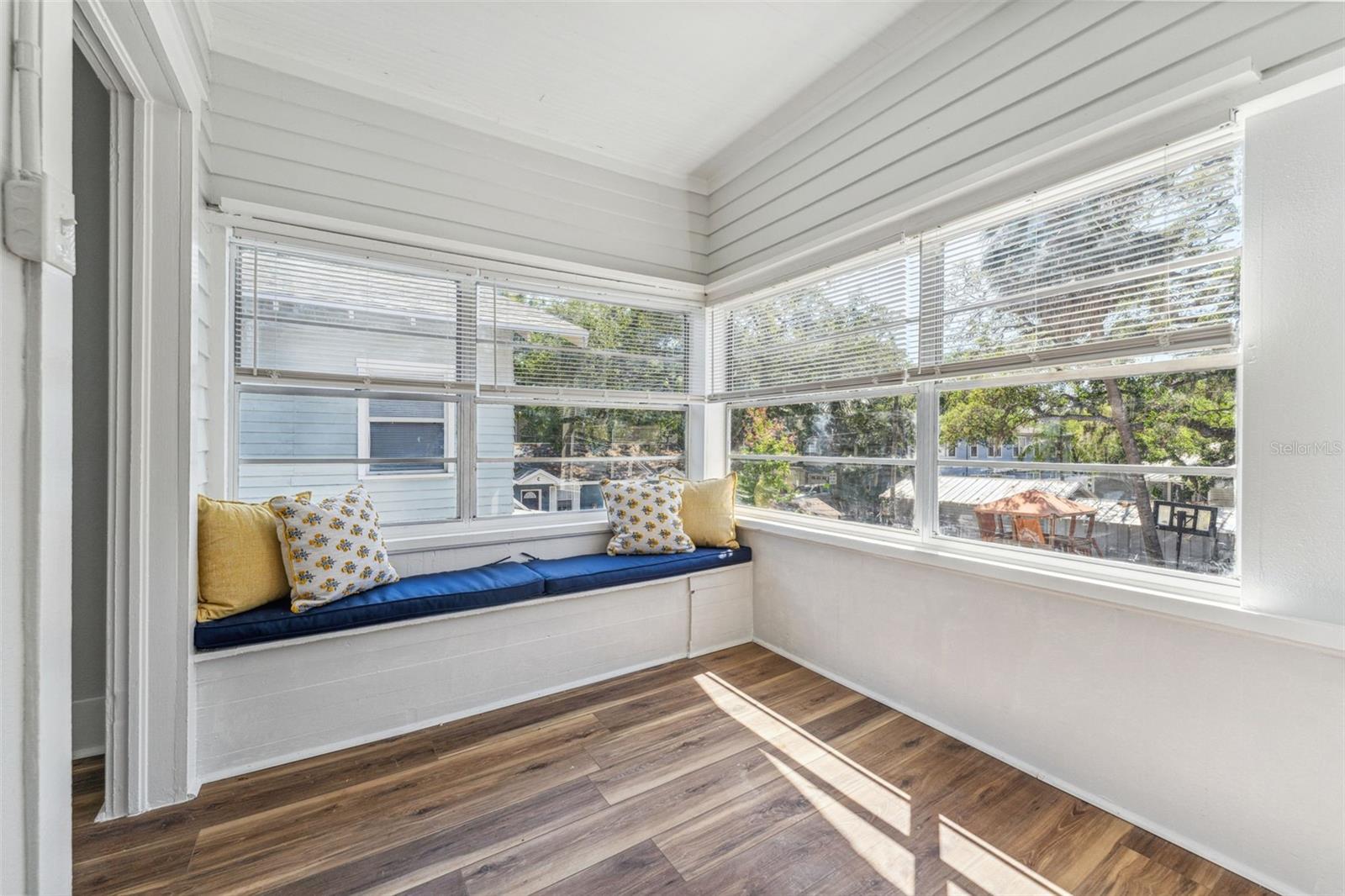 Image 27 of 51 For 307 Newport #1-2 Avenue