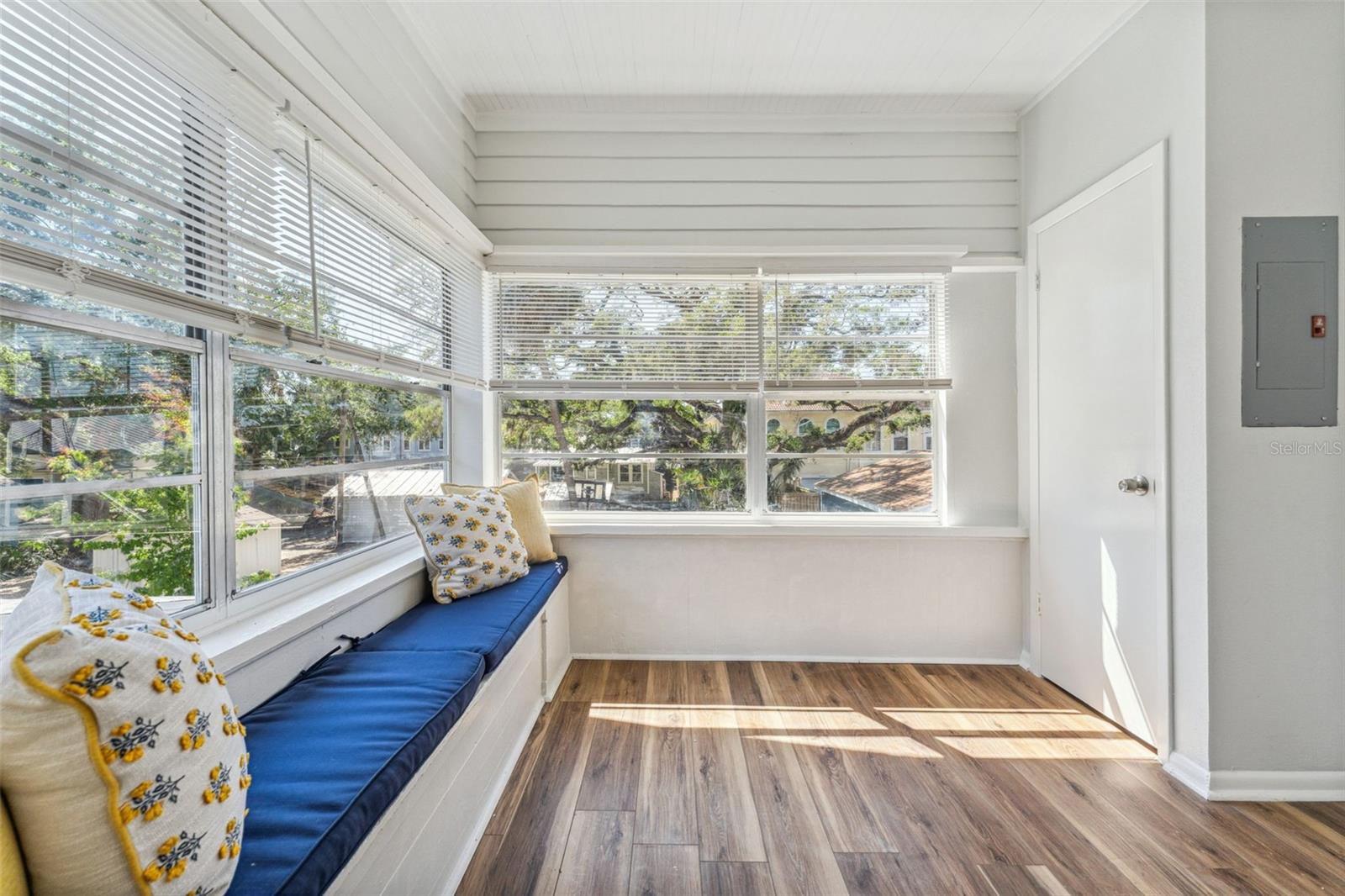 Image 28 of 51 For 307 Newport #1-2 Avenue